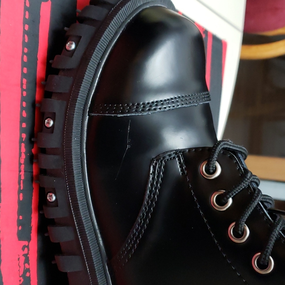 BRAND NEW! NEVER WORN! T.U.K Black 8 Eye Port Boots Size 8 Women - Picture 3 of 7